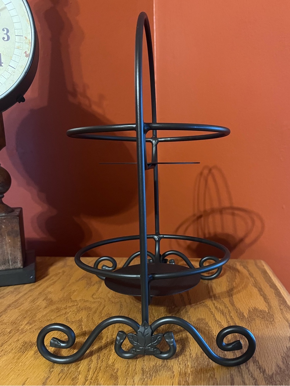 Longaberger Wrought Iron Small 2 Pie Server/ Holder 🥧